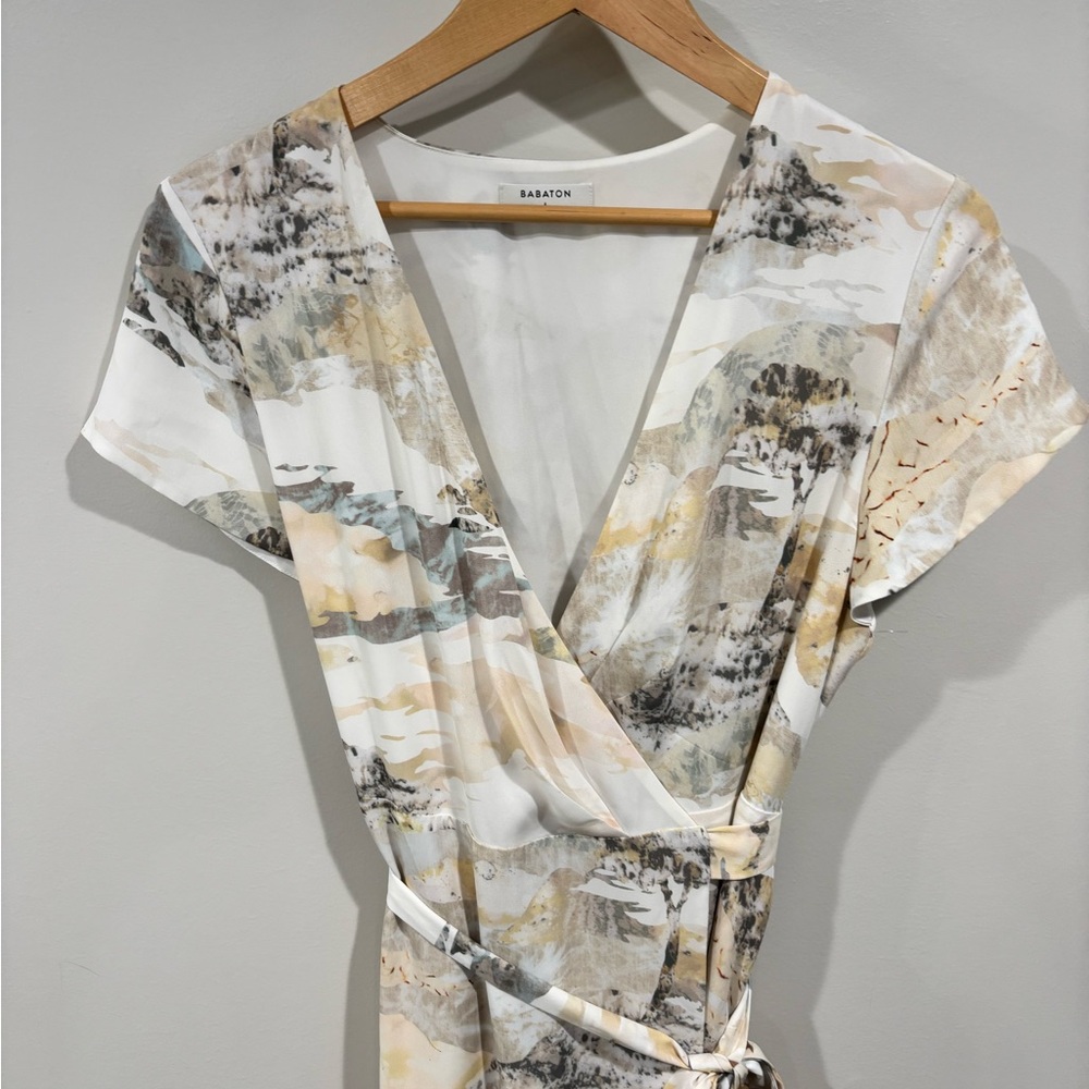 Aritzia Babaton Slit Wrap Dress in Espace/Neutral Sand Size L - Picture 7 of 13